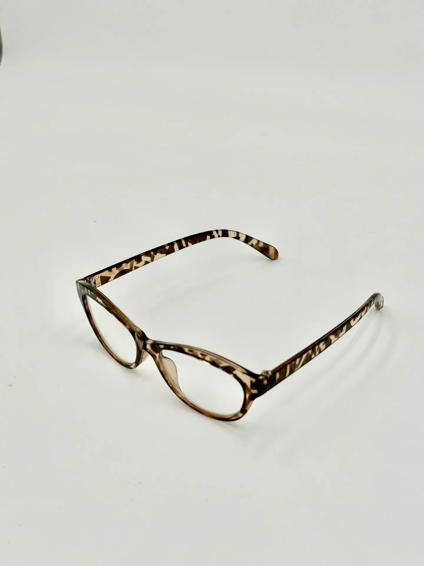 Eyeglasses frame, China, Brown, Woman