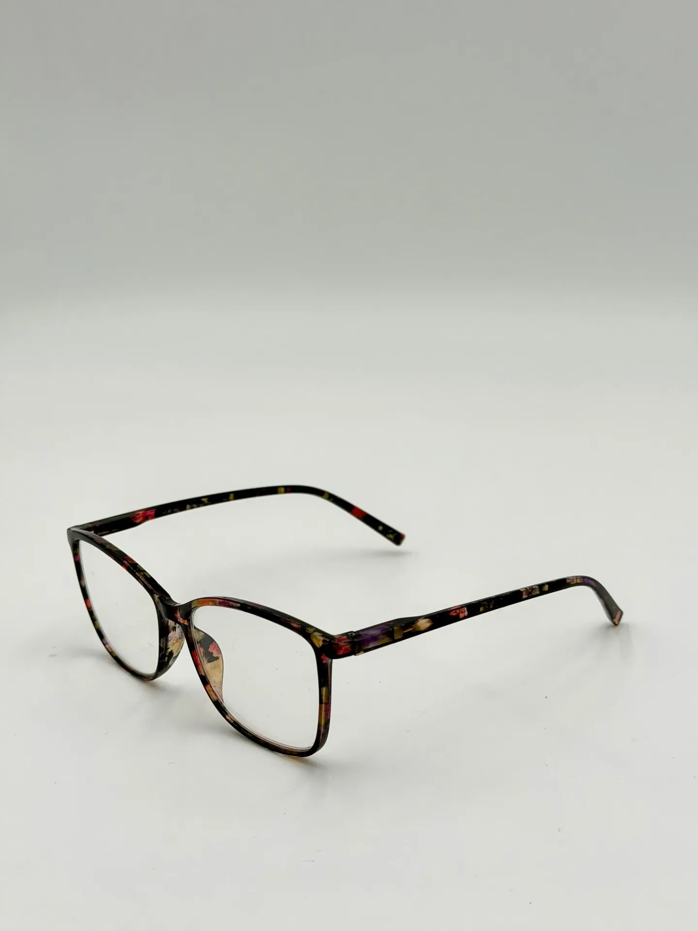 Eyeglasses frame, China, Colours, Woman