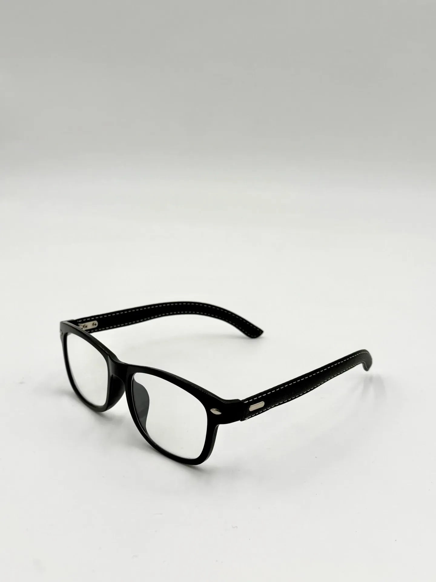 Eyeglasses frame,