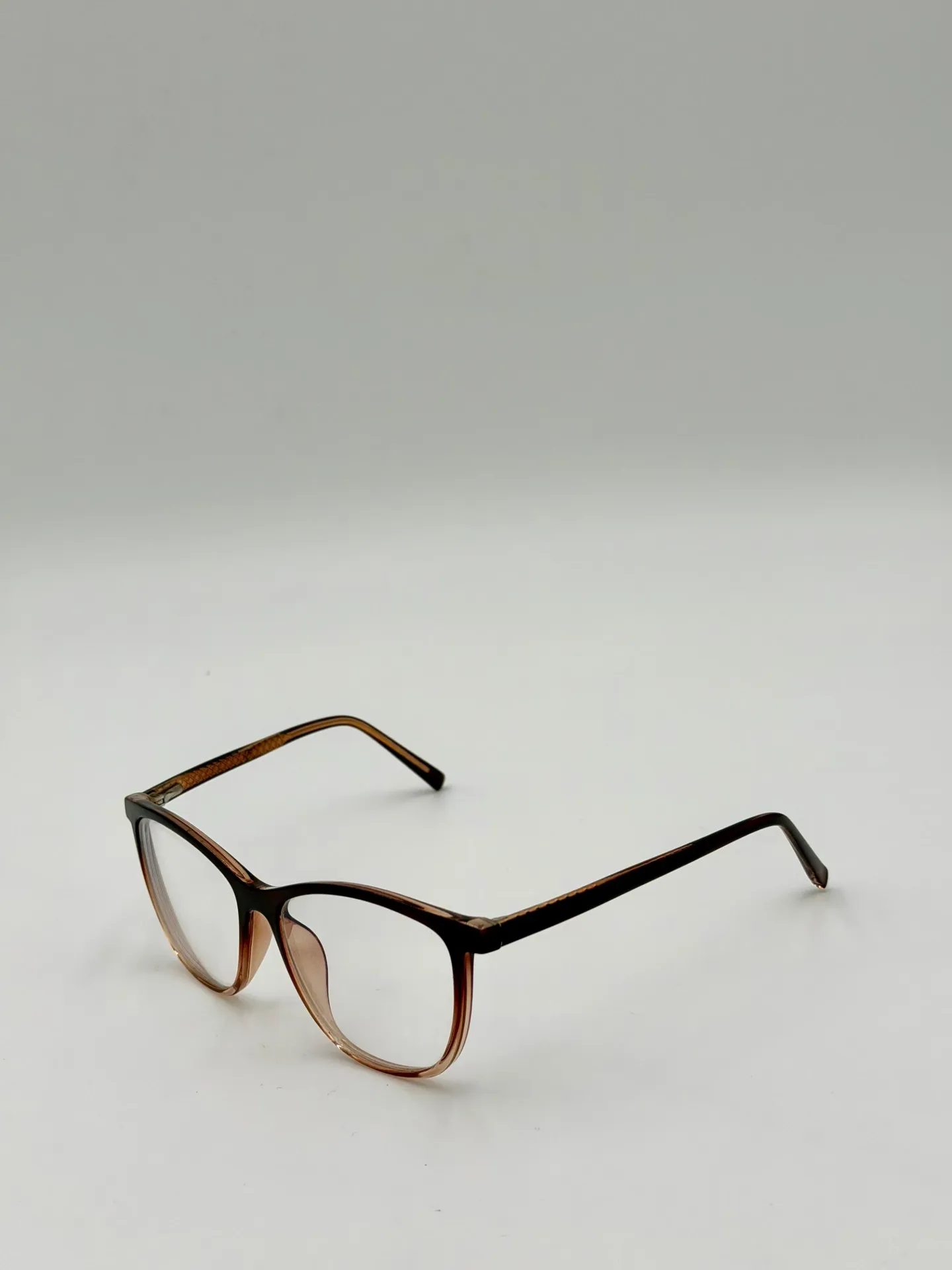 Eyeglasses frame, China, Brown, Woman