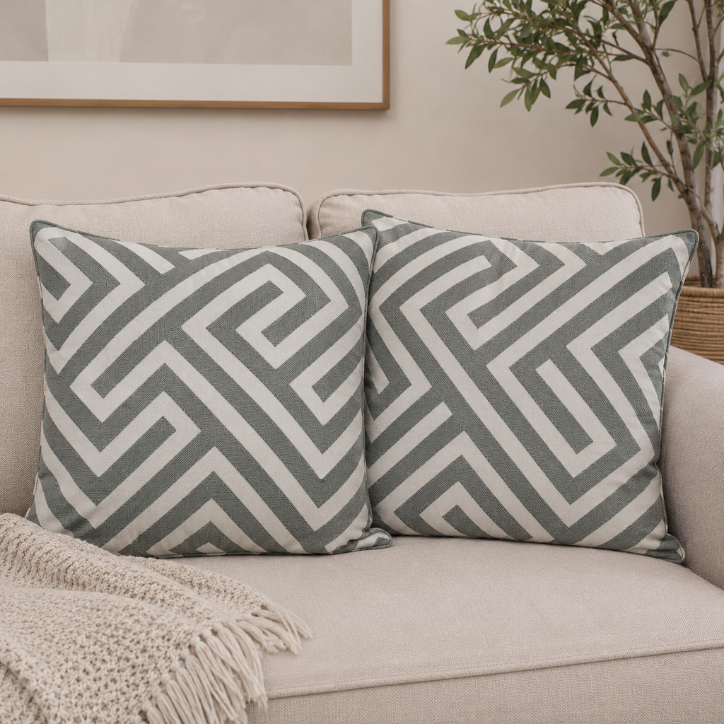 2 Pillow Cover, size